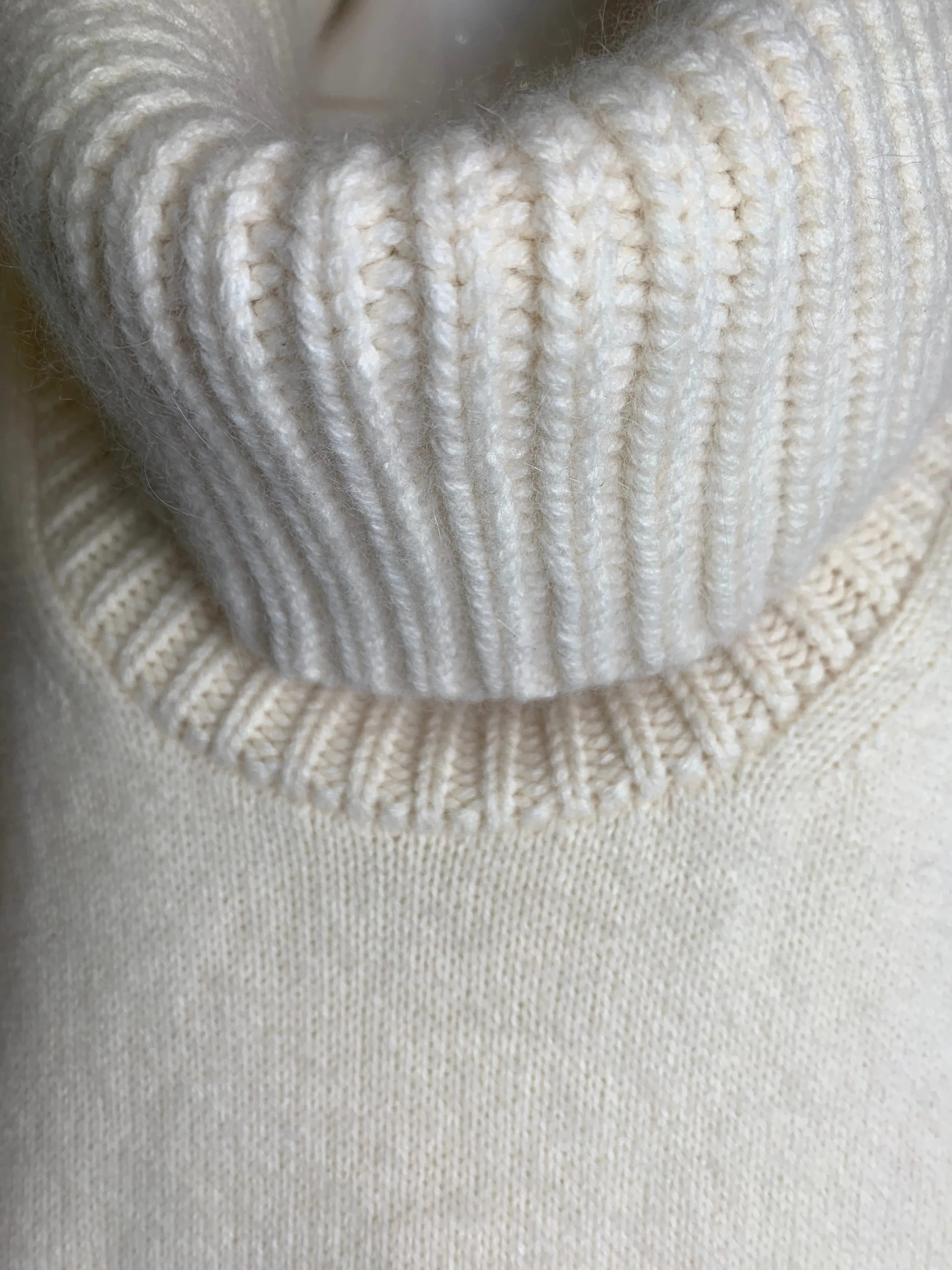 Alexander McQueen Cream Chunky Knit Turtle-Neck Angora Wool Sweater