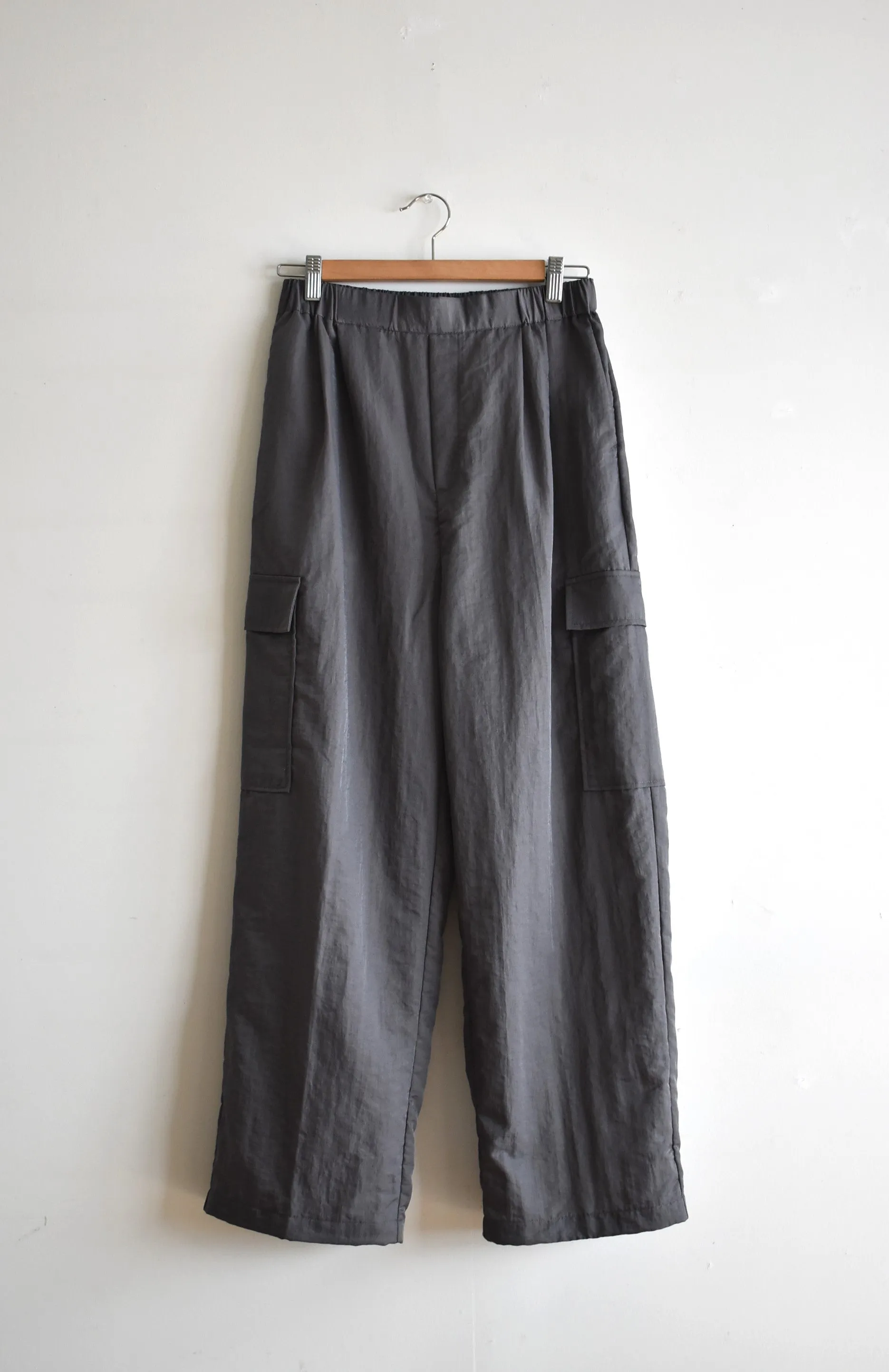 「hunch」nylon cargo pants -gray-