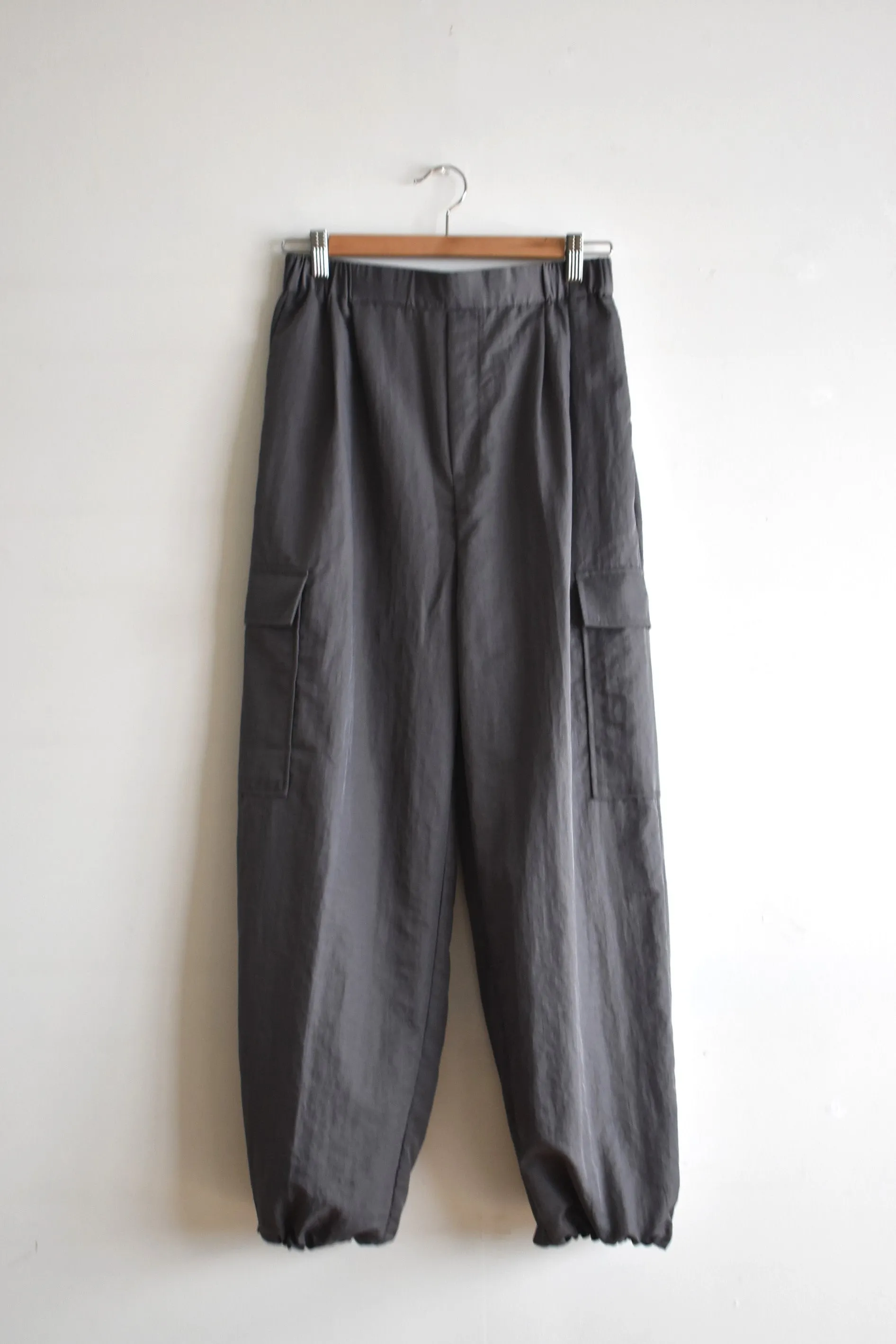 「hunch」nylon cargo pants -gray-