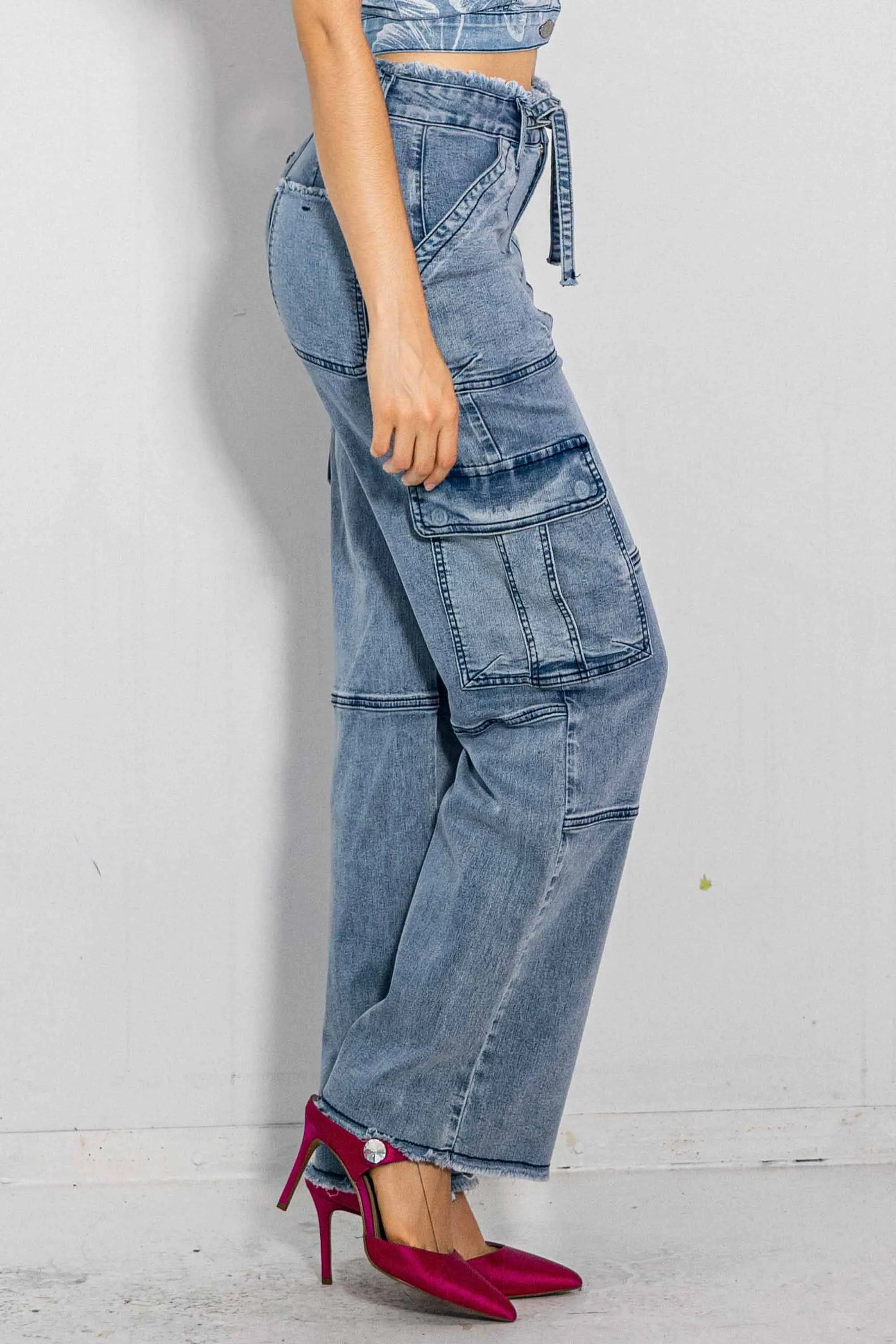 Mid-Rise Relaxed Cargo Jeans