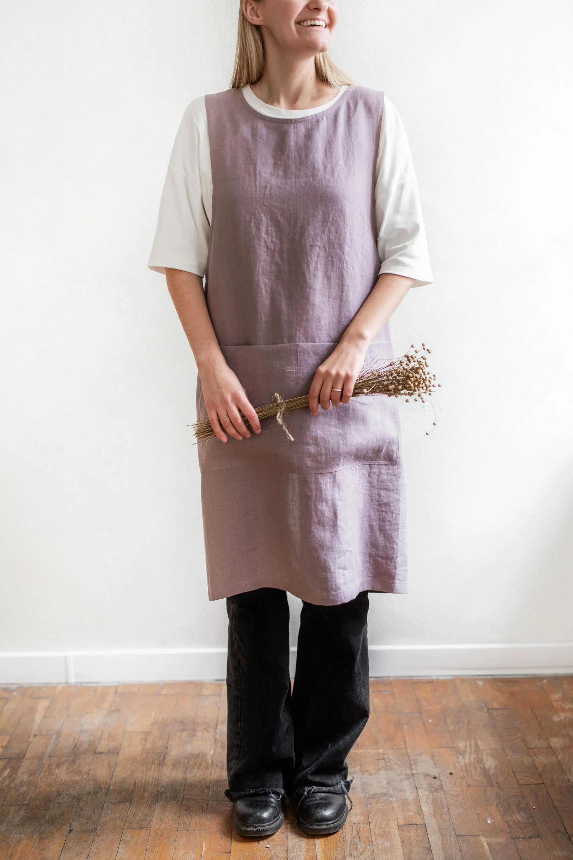 Pinafore linen apron by AmourLinen